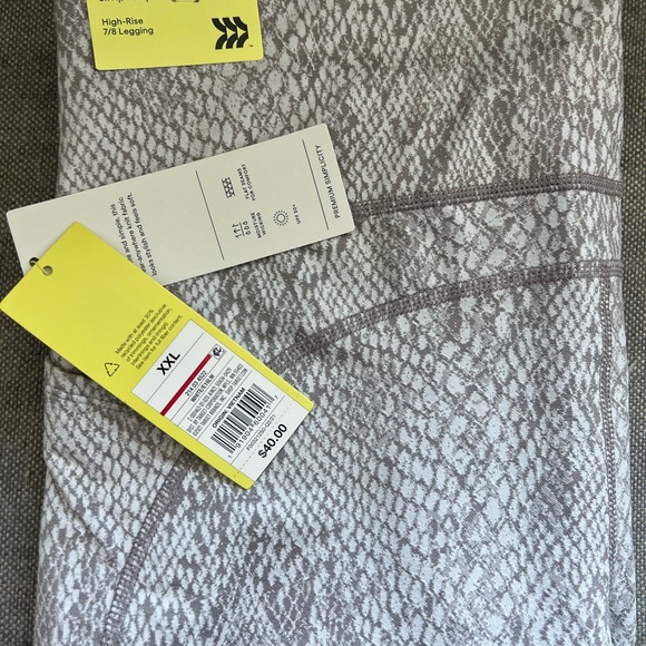 All in Motion Snake Print Jacquard Leggings NWT - Picture 9 of 12